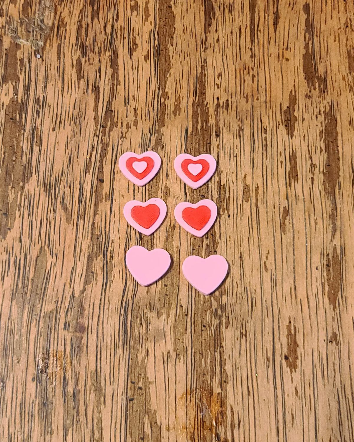 Boucles d'oreilles clous cœur en relief - Bijoux Print