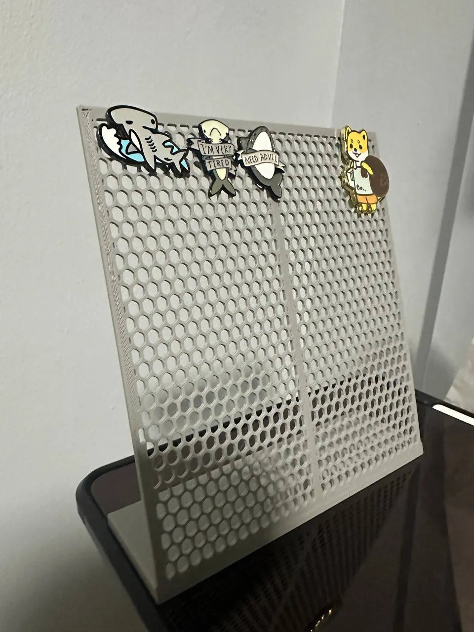 Broche émaillée / Support de boucles d'oreilles (Générique) - Bijoux Print