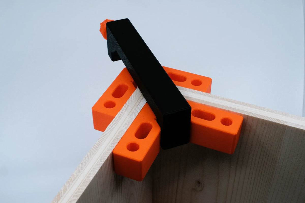 Serre-angle pour la menuiserie - Atelier Print