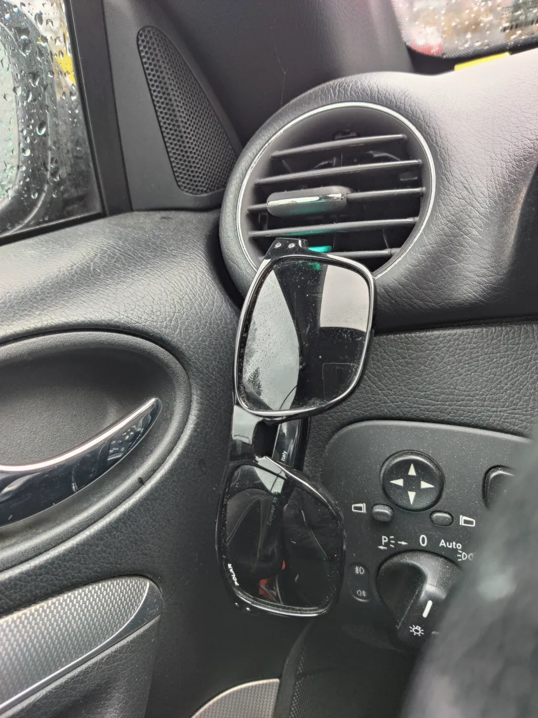 Clip pour lunettes de soleil pour la ventilation de votre voiture - Auto Print