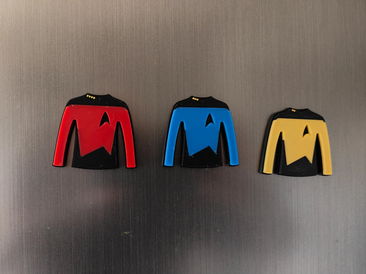 Aimant de réfrigérateur en forme de chemise de l'uniforme Star Trek TNG - Geek Print