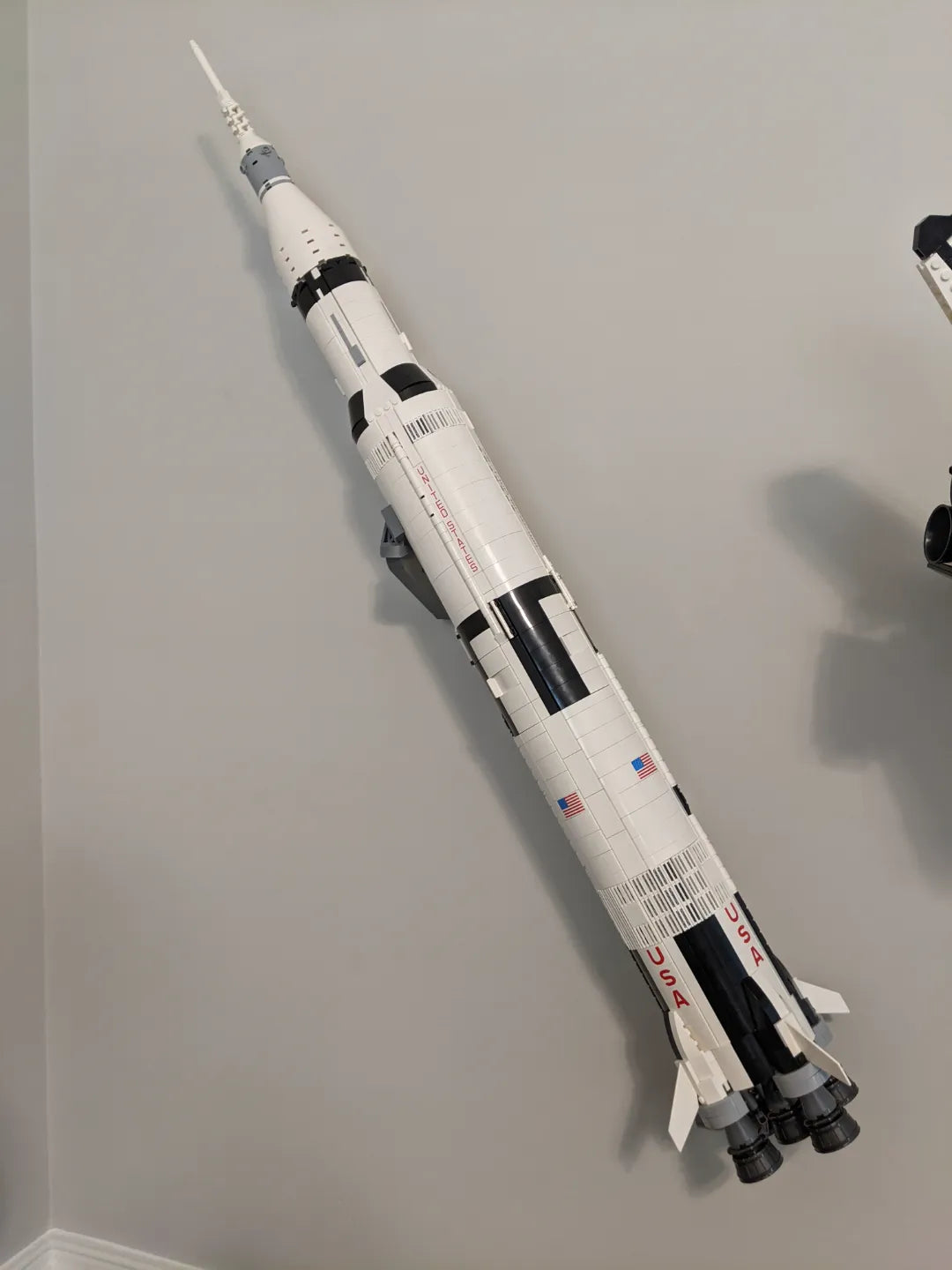 Support mural pour "Briques" Apollo Saturn V - 10283 - Maquette Print