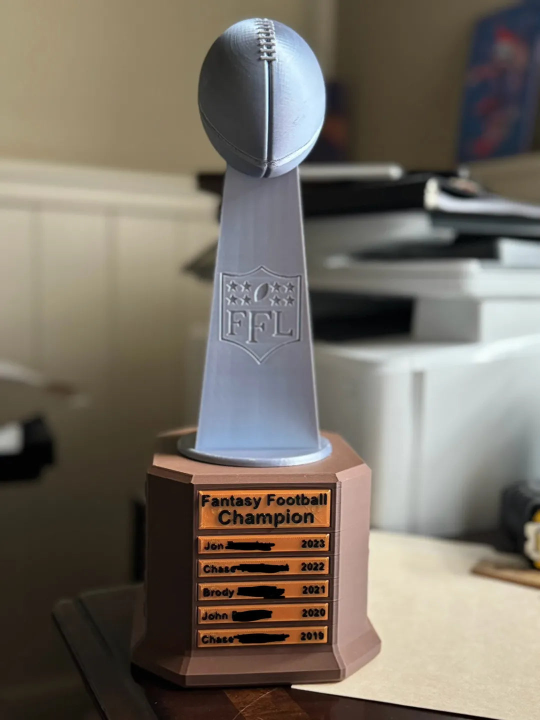 Trophée de Fantasy Football avec plaques de noms magnétiques - Bébé Print