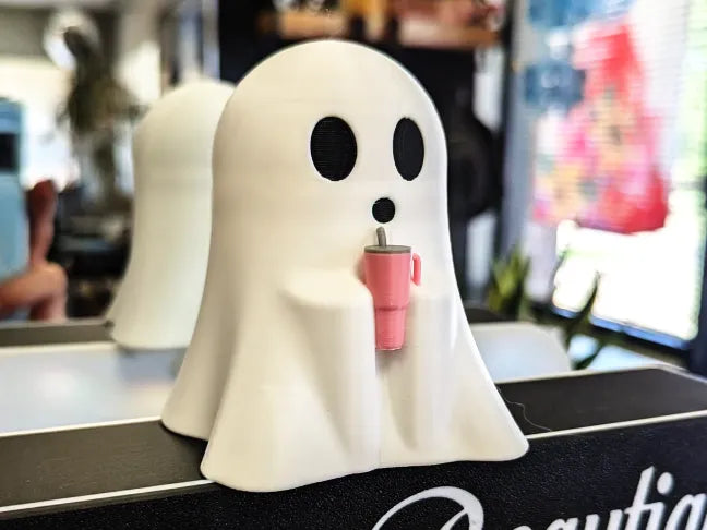 Un mignon fantôme avec un gobelet de style Stanley - Fêtes Print