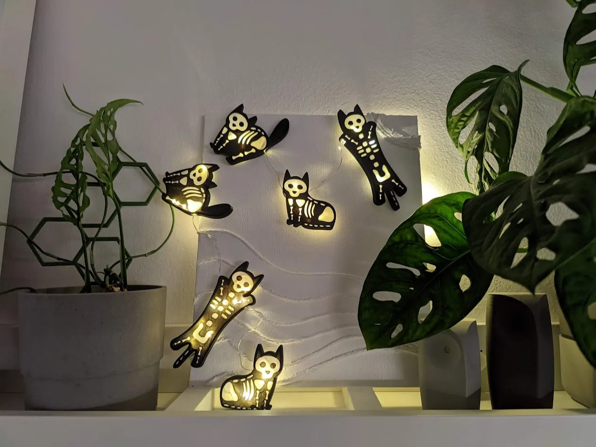 Chats squelettes guirlandes lumineuses - Fêtes Print