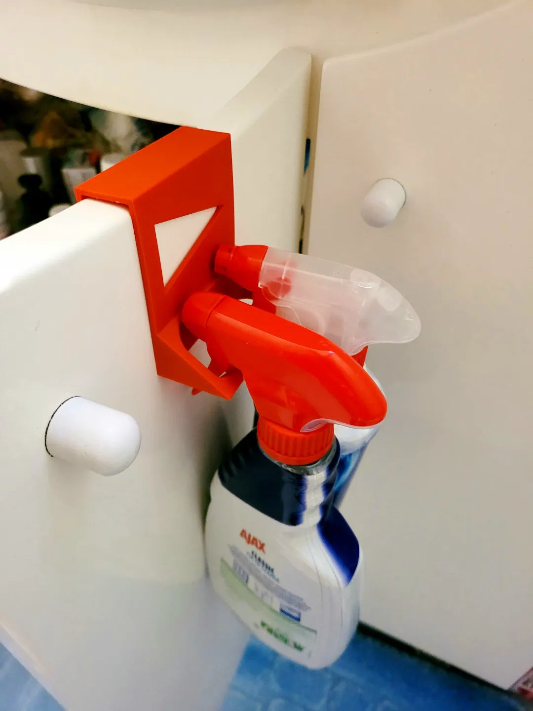 Support de Pulvérisateur pour Porte d'Armoire - Beauté Print