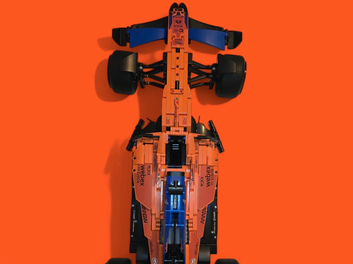 LEGOs 42141 Technic McLaren Formula 1 support mural - Auto Print