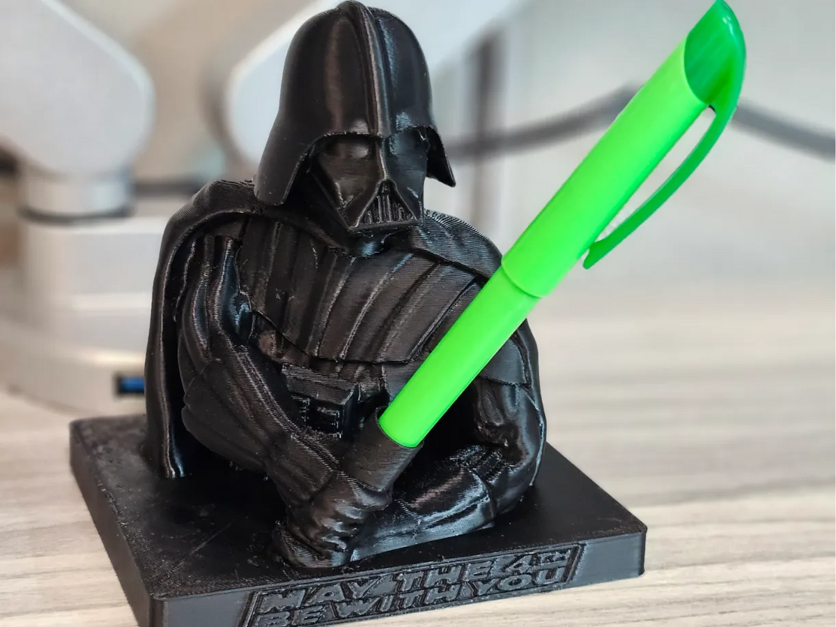 Le porte-stylos Darth Vader Star Wars, un présentoir original - Geek Print