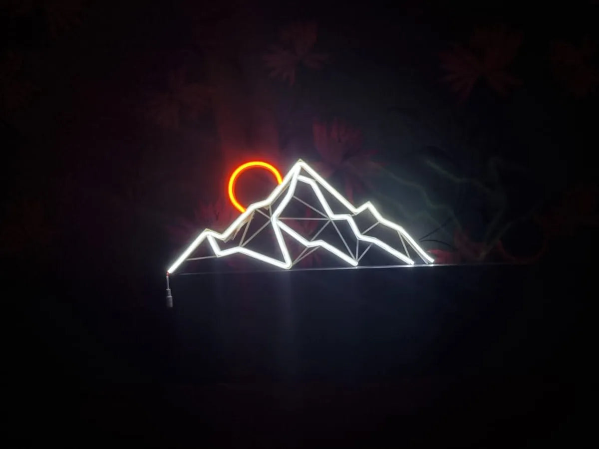 Enseigne néon LED coucher de soleil sur montagne - Lumière Print