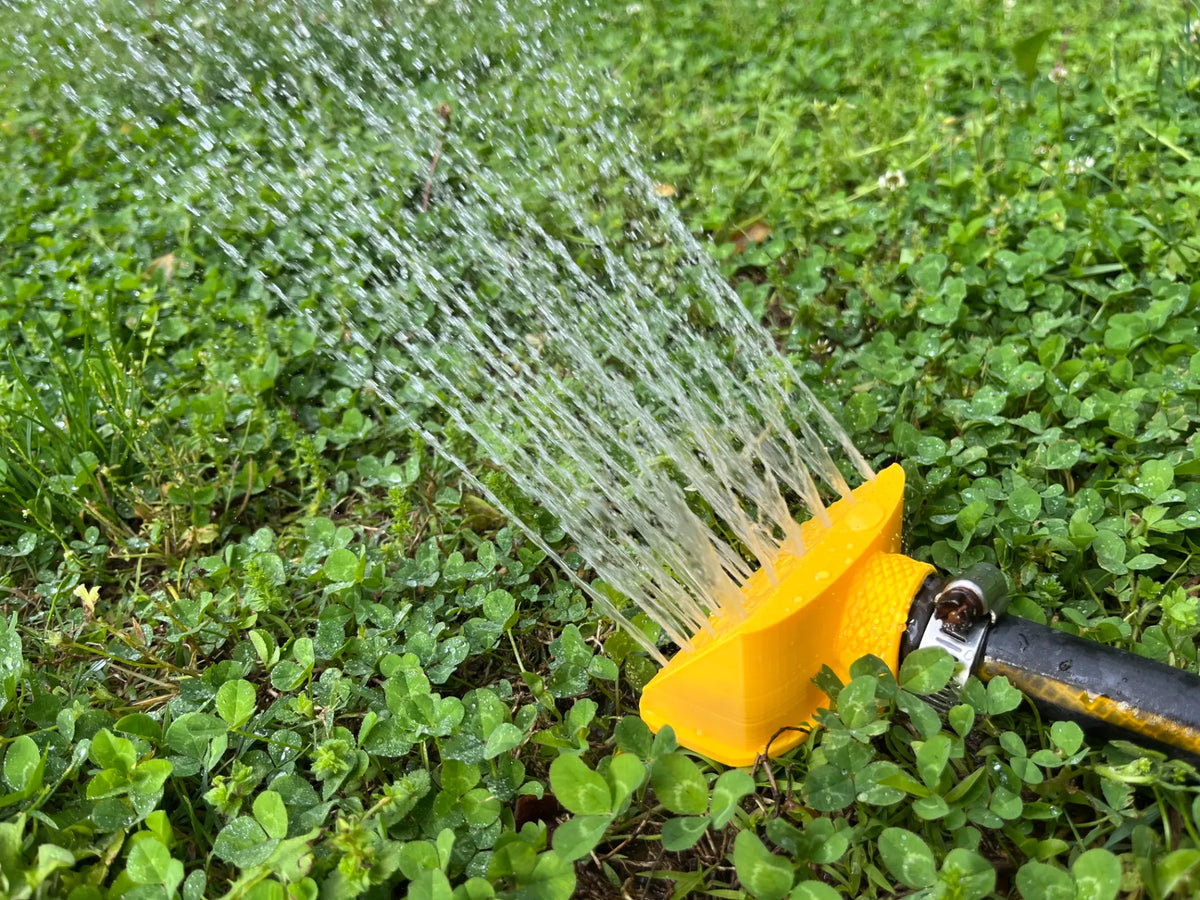 Sprinkler - Jardin Print