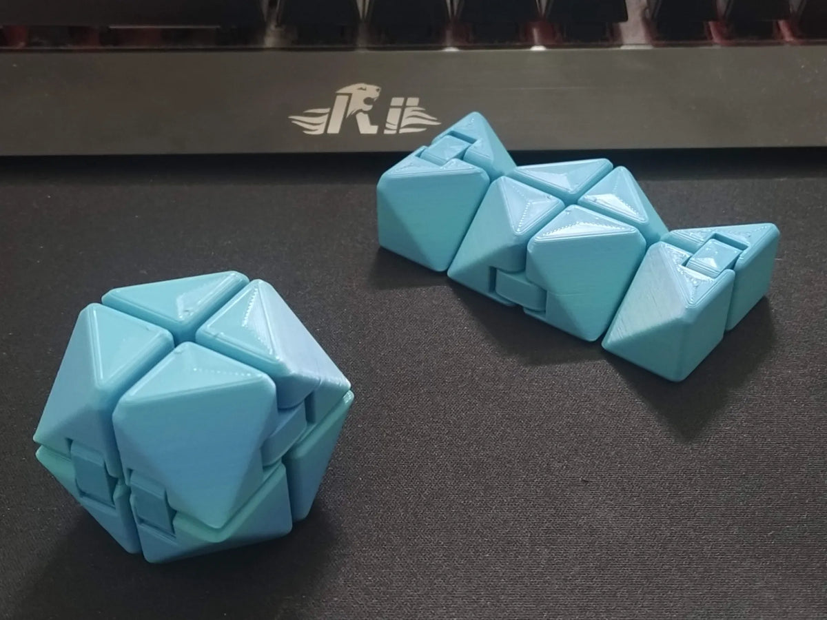 Cube infini à facettes triangulaires - Jeux Print