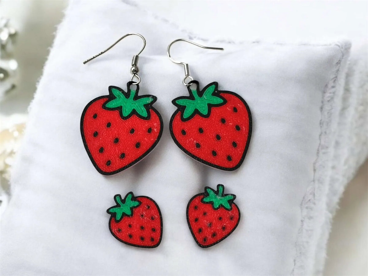 Boucles d'oreilles et breloques fraise pendantes et clous - Bijoux Print