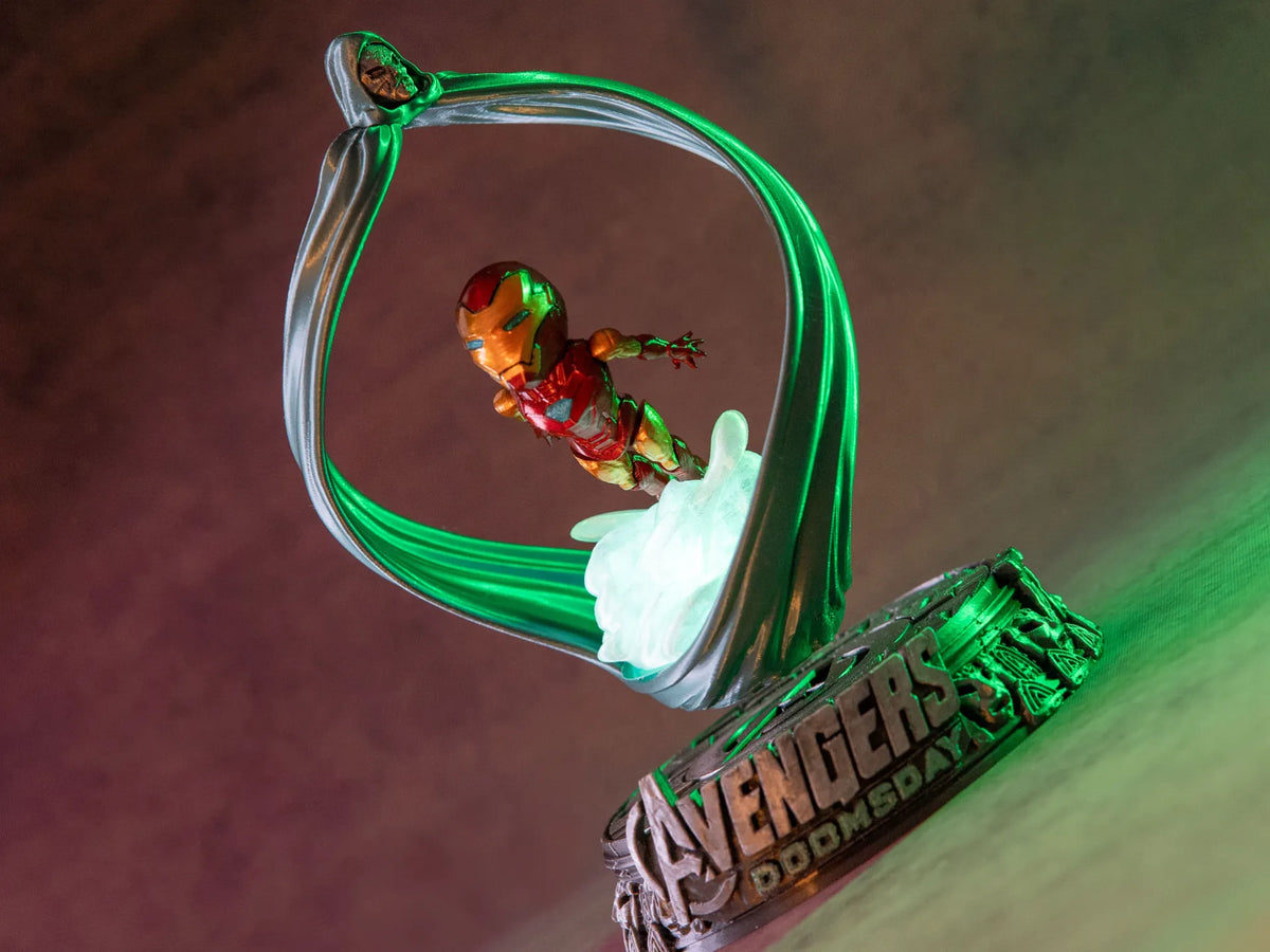 Miniature Iron Man et socle Dr. Doom (Magnétique) - Marvel - Geek Print