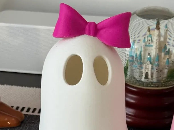 Fantôme mignon avec un nœud – Décoration d'Halloween facile - Geek Print