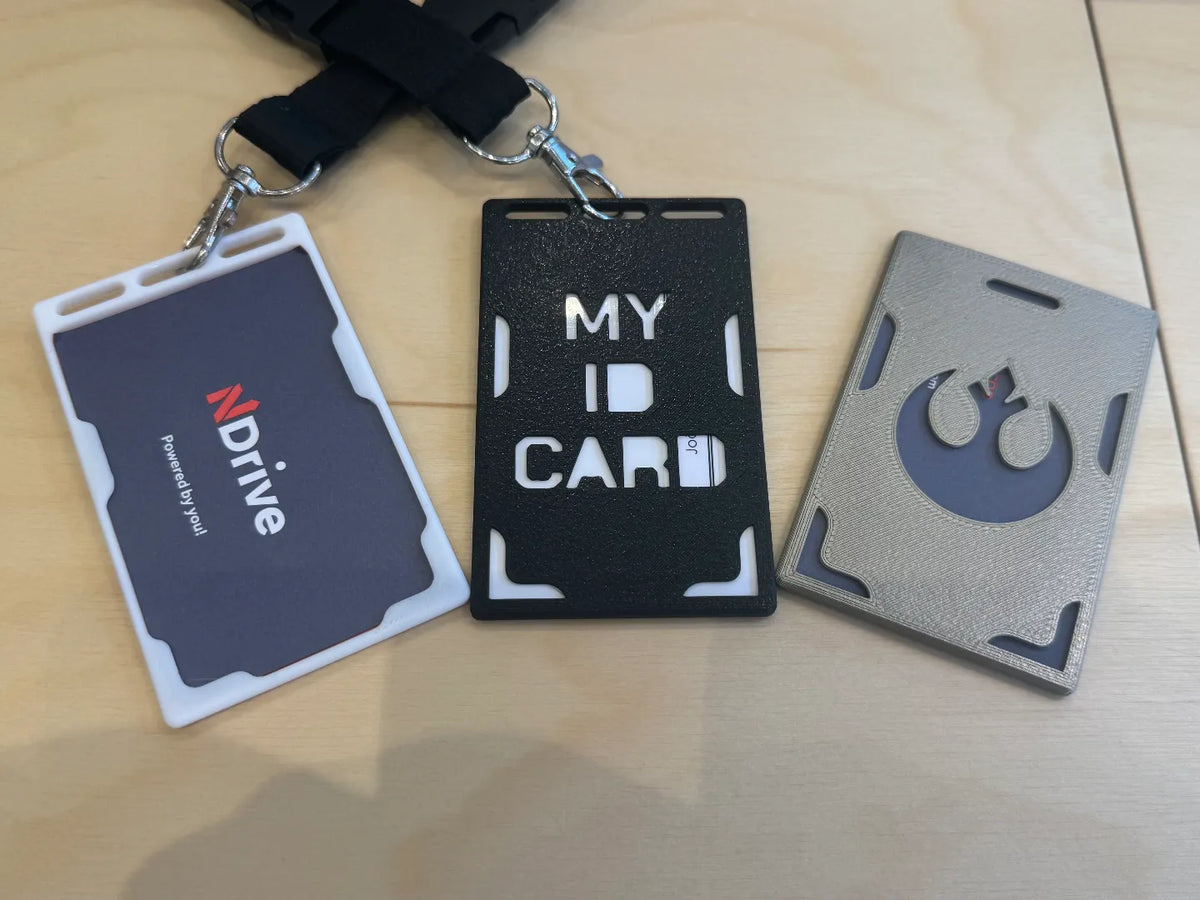 BadgeCraft Pro : Le porte-badge ultime - Geek Print