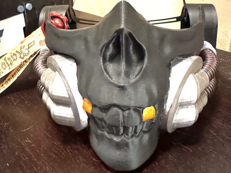Masque de demi-crâne inspiré du Grimdark avec casque - Cosplay Print