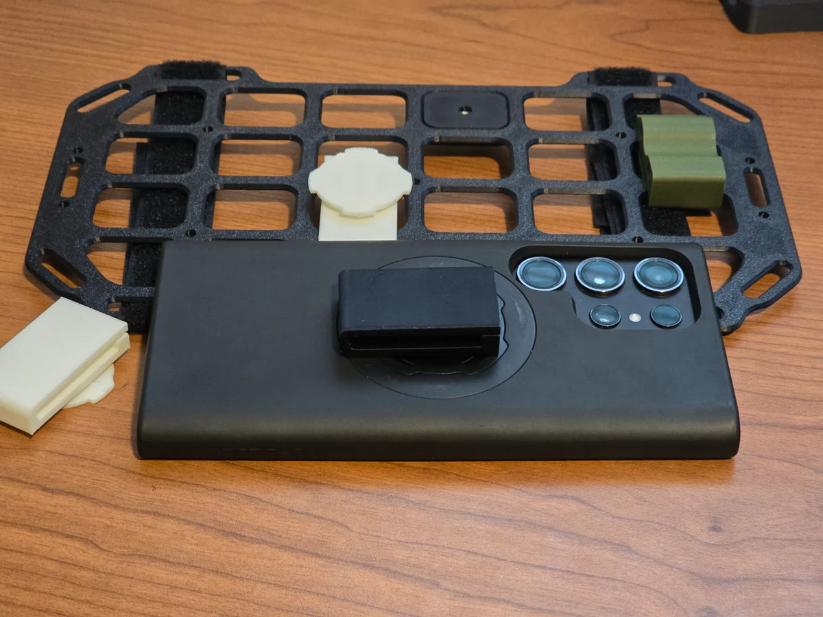Quad Lock - Adaptateur Molle pour pare-soleil - Outdoor Print