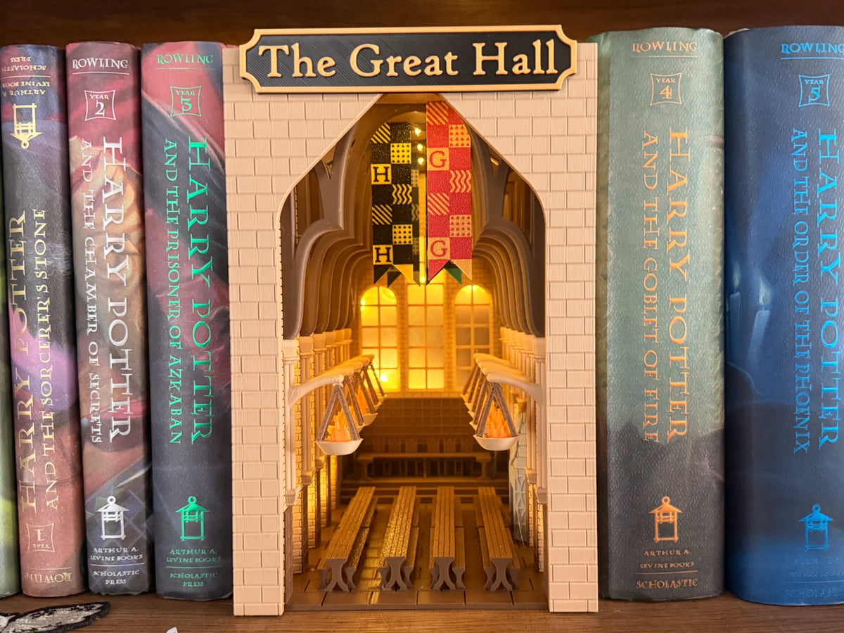 Harry Potter Le Grand Hall Book Nook - Geek Print