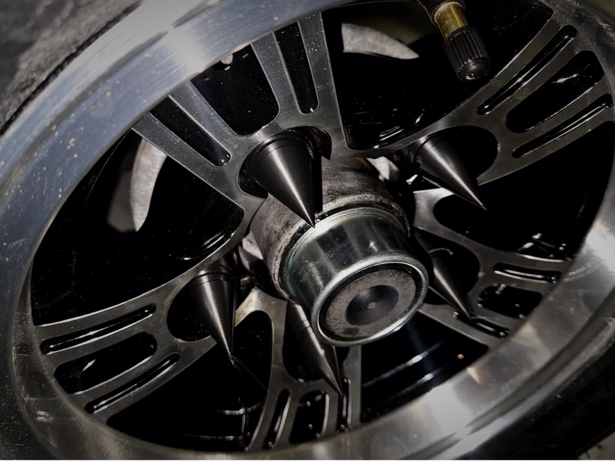 Cache-écrou de roue à pointe - Auto Print