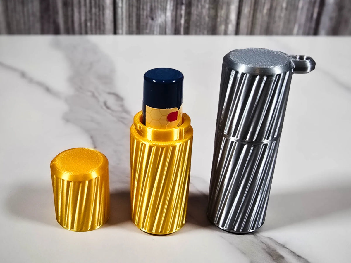 Porte-baume à lèvres/Chapstick à verrouillage rotatif / Étui EDC - Beauté Print