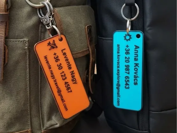 Étiquette de bagage personnalisée avec texte et emoji - Voyage Print
