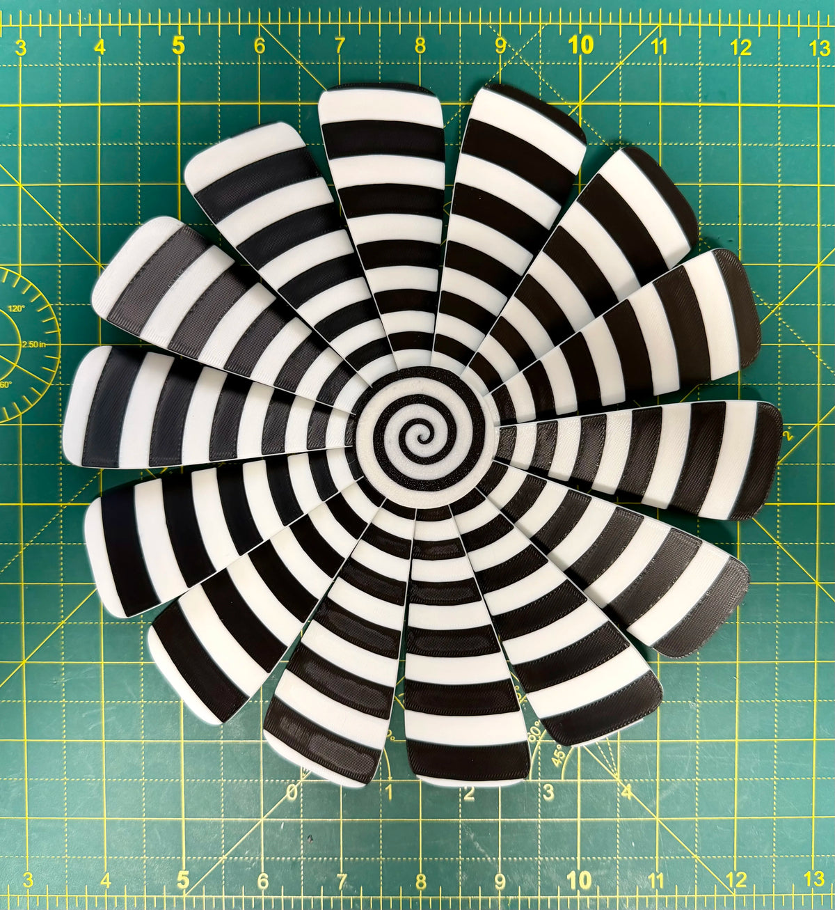 Éolienne hypnotique - portable ou à fixer sur clôture - Art Print