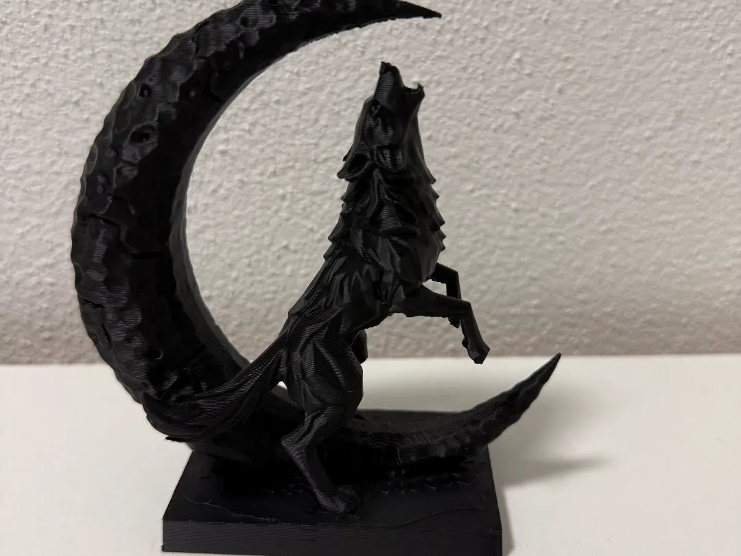 Hurlement de Minuit - Loup Low-Poly & Lune Texturée - Art Print
