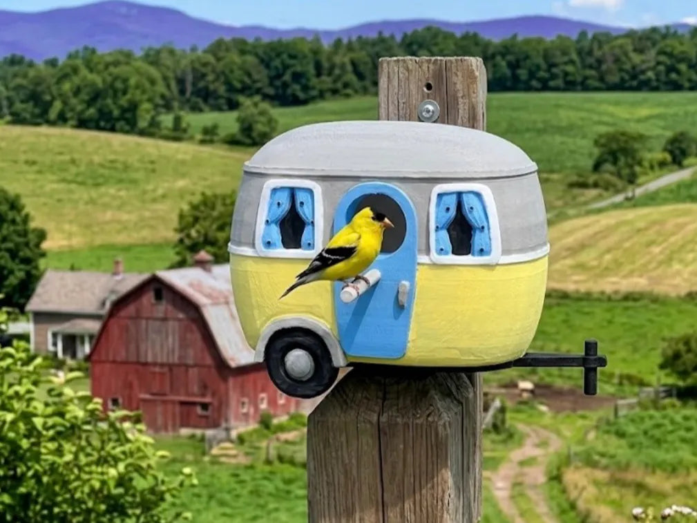 Nichoir mini-caravane vintage avec tiroir de nettoyage - Voyage Print
