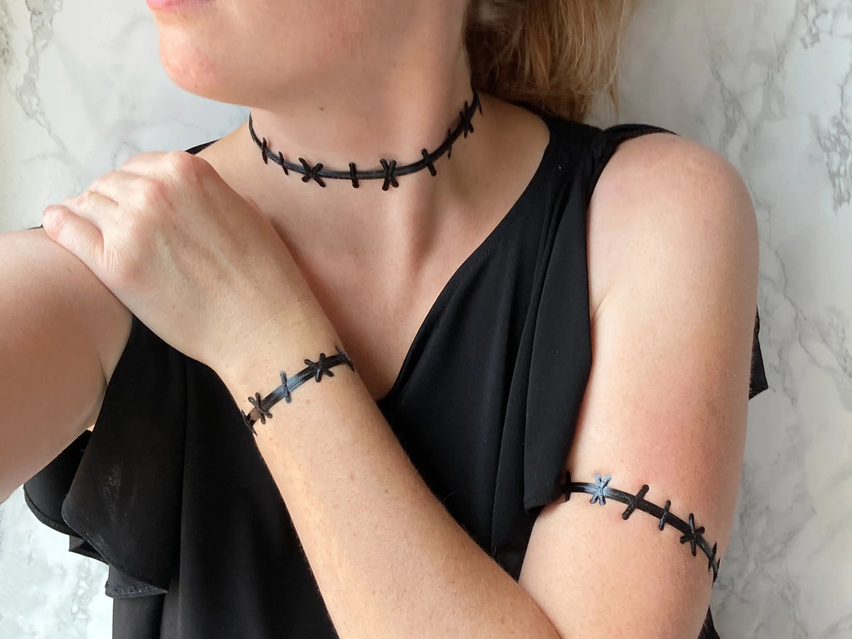 Collier ras du cou cousu, bracelets et brassards - Bijoux Print