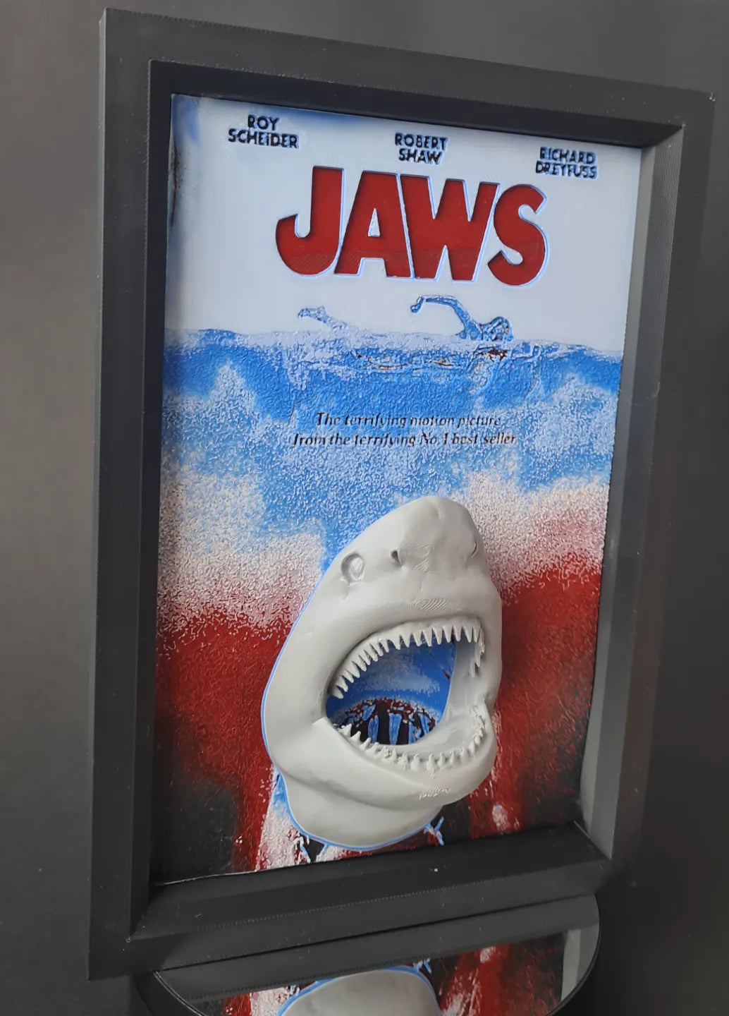 Affiche de Jaws hueforge, image du film original avec son cadre - Geek Print