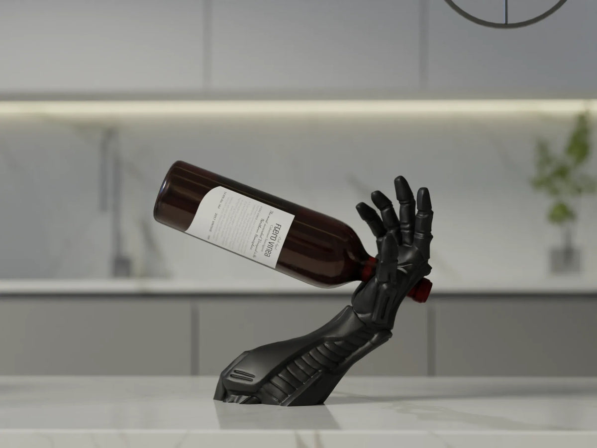 RoboPour : Un Porte-Vin Futuriste à Bras Cyborg - Figurine Print