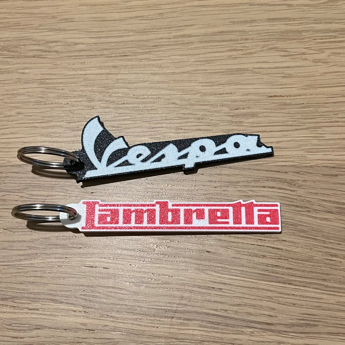 Porte-clés Vespa contre Lambretta - Auto Print