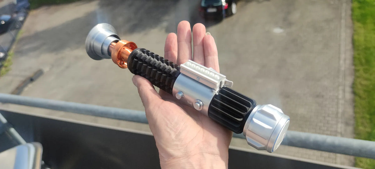 Sabre laser d'Obi-Wan Kenobi Ép. 4 (1/1 Réplique de l'accessoire de tournage) - Cosplay Print