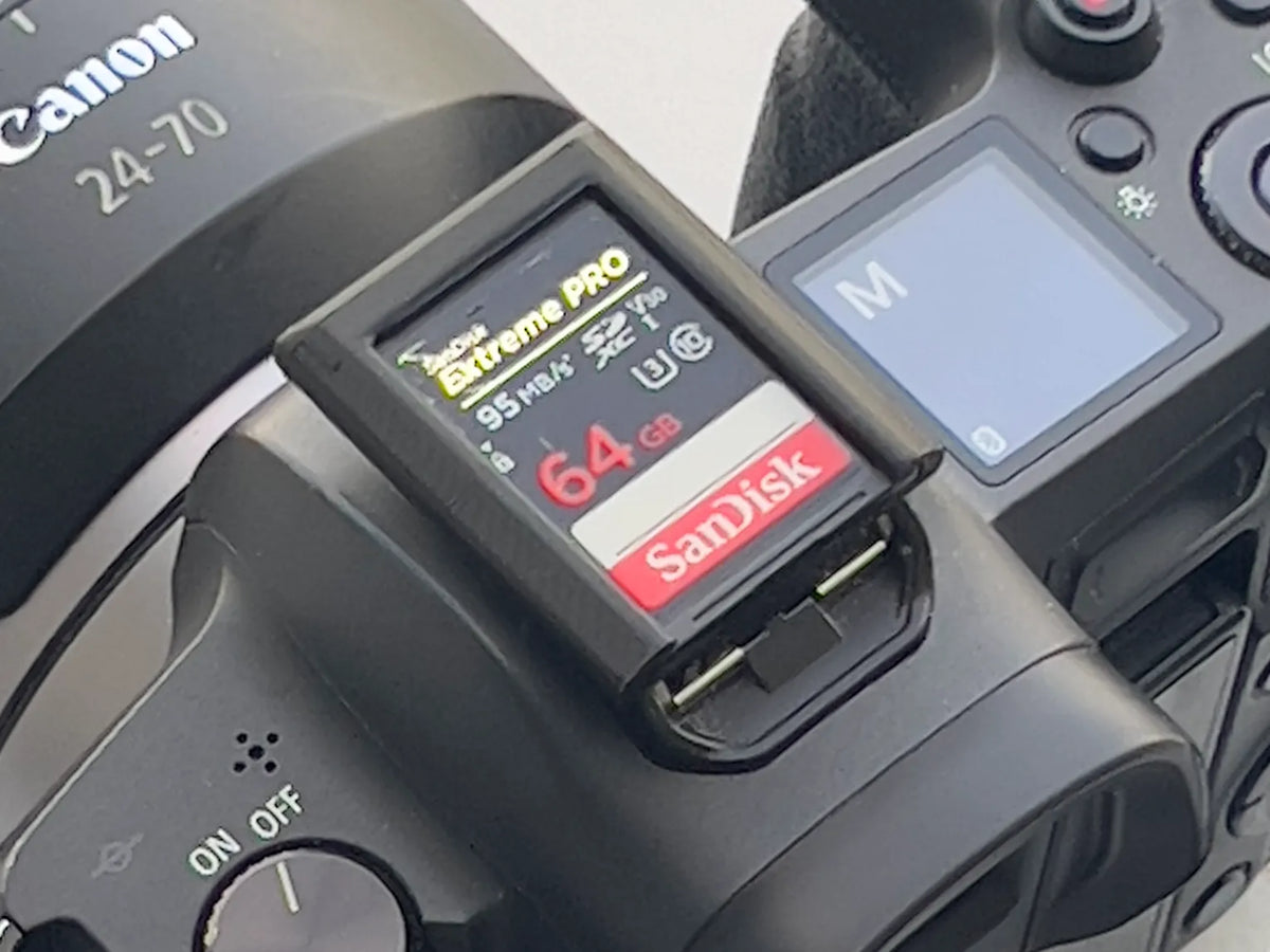 Porte-carte SD intégré à la griffe flash - Tech Print