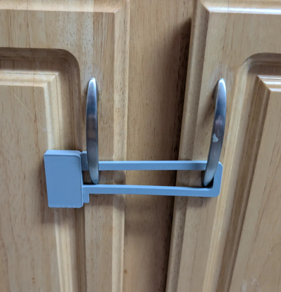 Verrou de sécurité pour armoire enfant en bas âge - Bébé Print