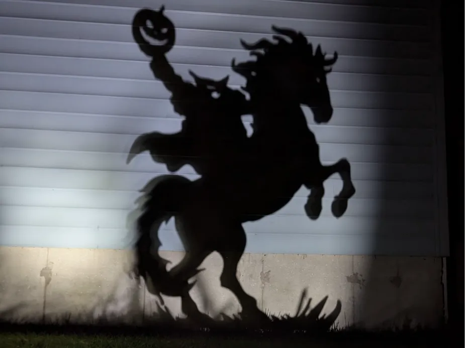 Le Cavalier sans tête - Projecteur d'ombres d'Halloween - Lumière Print