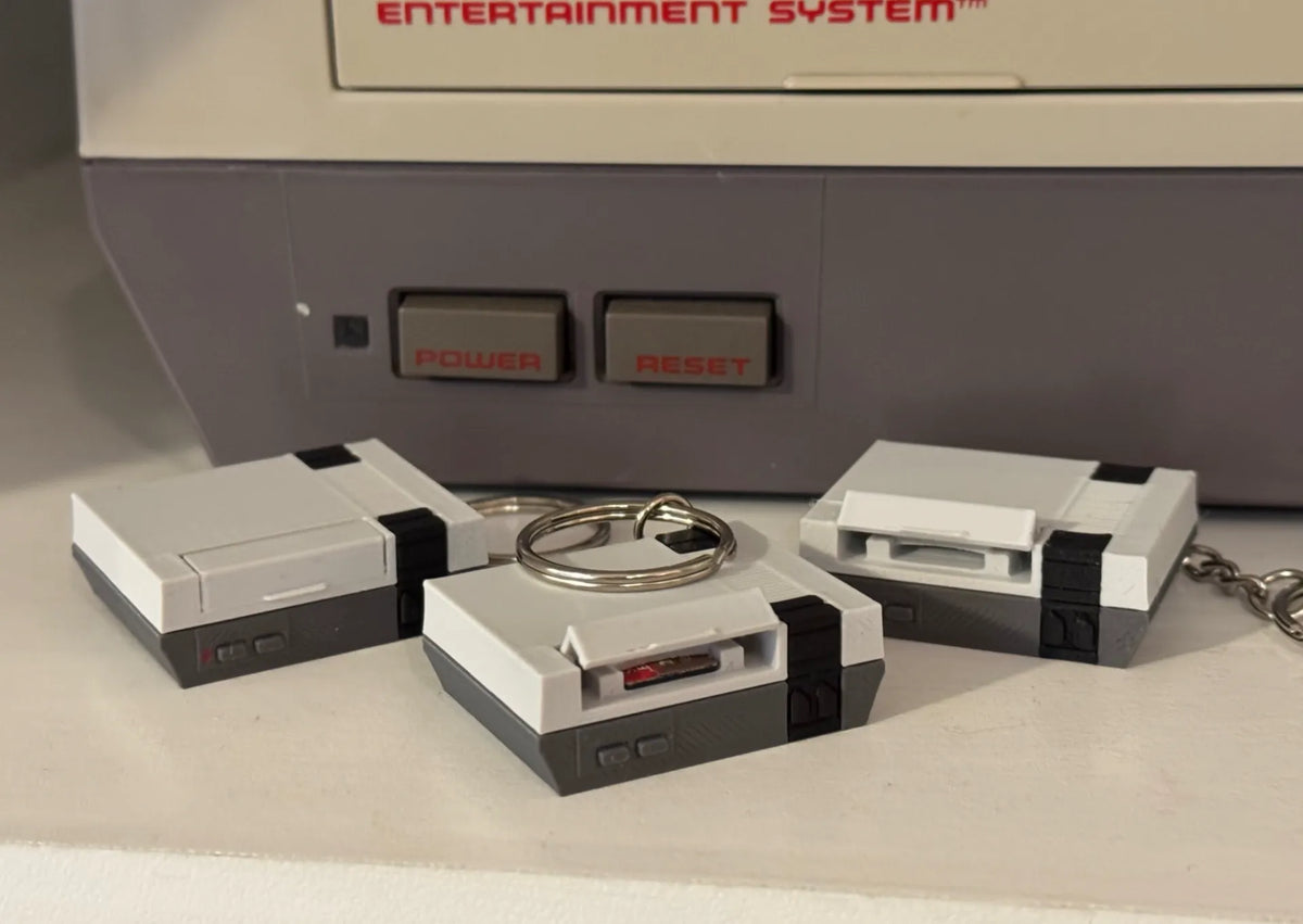Porte-clés support MicroSD NES - Geek Print