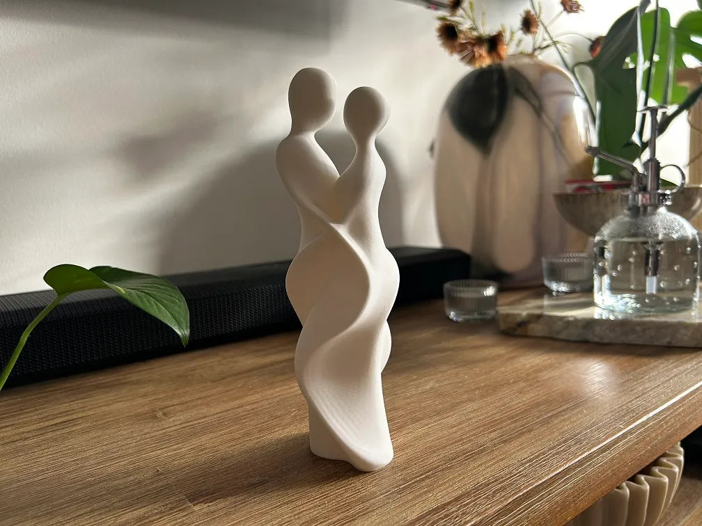 Sculpture abstraite de couple enlacé - Art Print