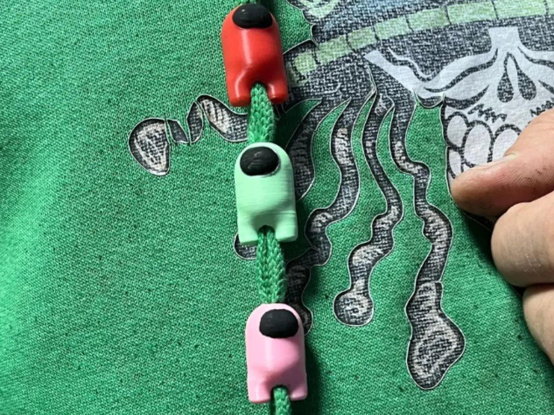 Sweat à capuche Among Us en perles - Geek Print