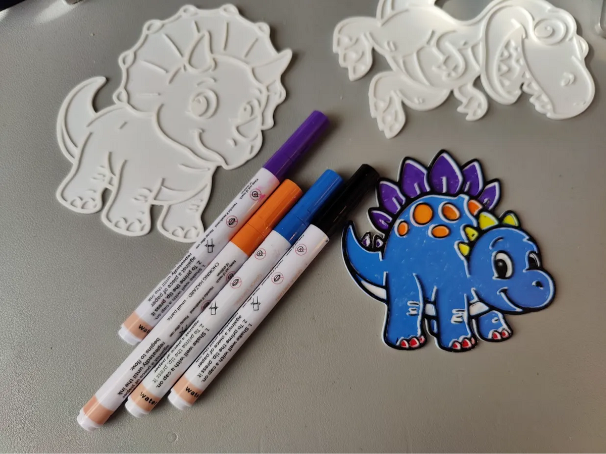 Ensemble de coloriage sur le thème des dinosaures - 4 dinosaures - Maquette Print