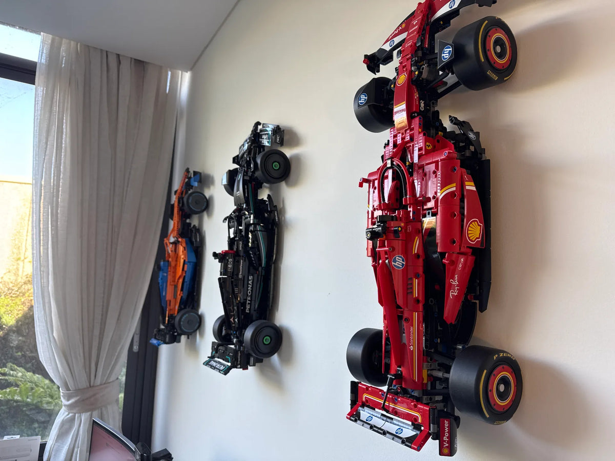 Support mural pour voiture de F1 42207 Ferrari SF-24 - Auto Print