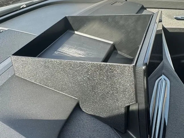 Boîte de rangement discrète pour tableau de bord - Skoda Enyaq/Elroq - Auto Print