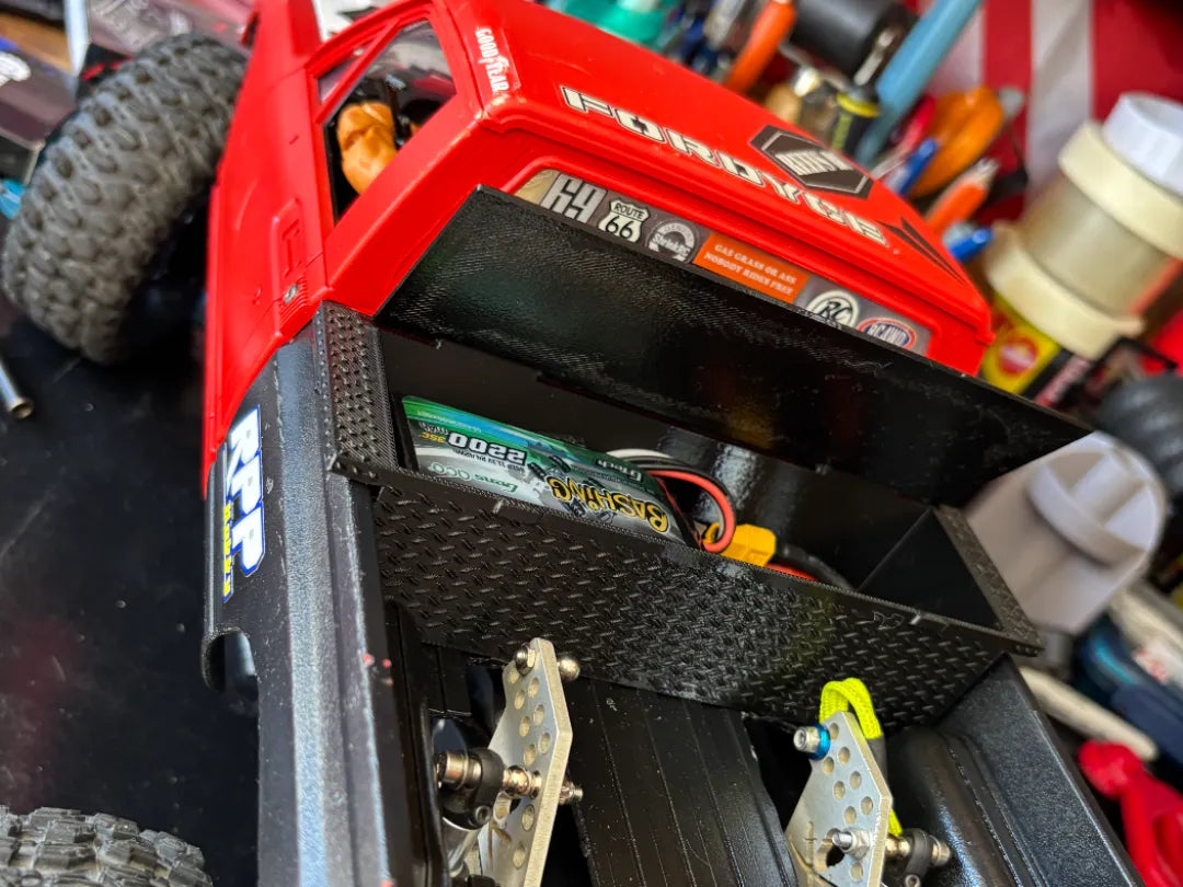 Boîte à outils et système de stockage de batterie pour camion RC 1/10 - Maquette Print