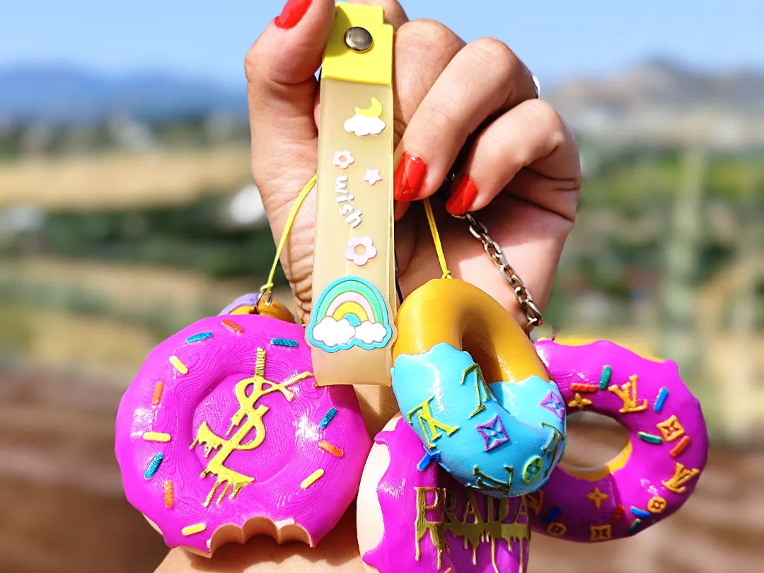 Porte-clés donuts de luxe – 11 modèles multicolores - Art Print