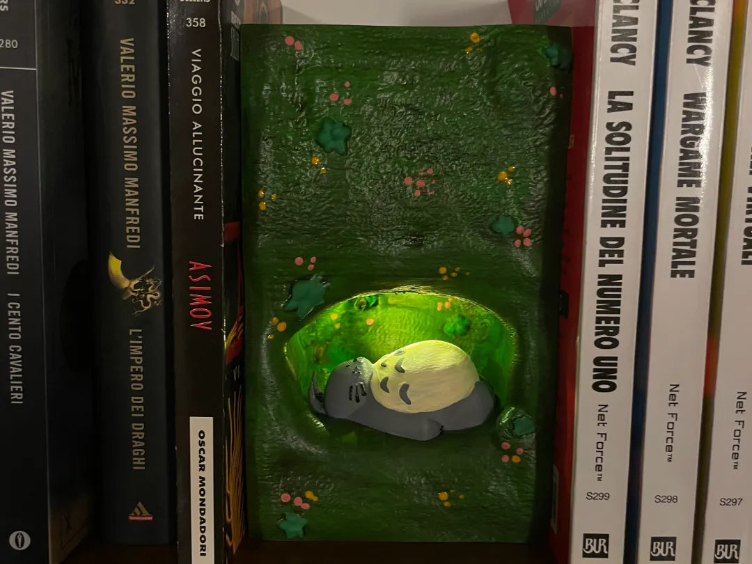 Coin de livre Totoro endormi - Maquette Print