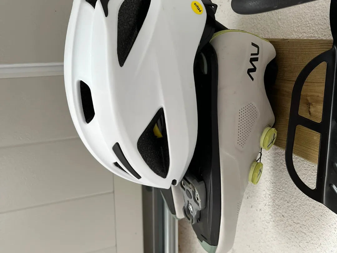 Support casque et chaussures (Équipement vélo) - Vélo Print