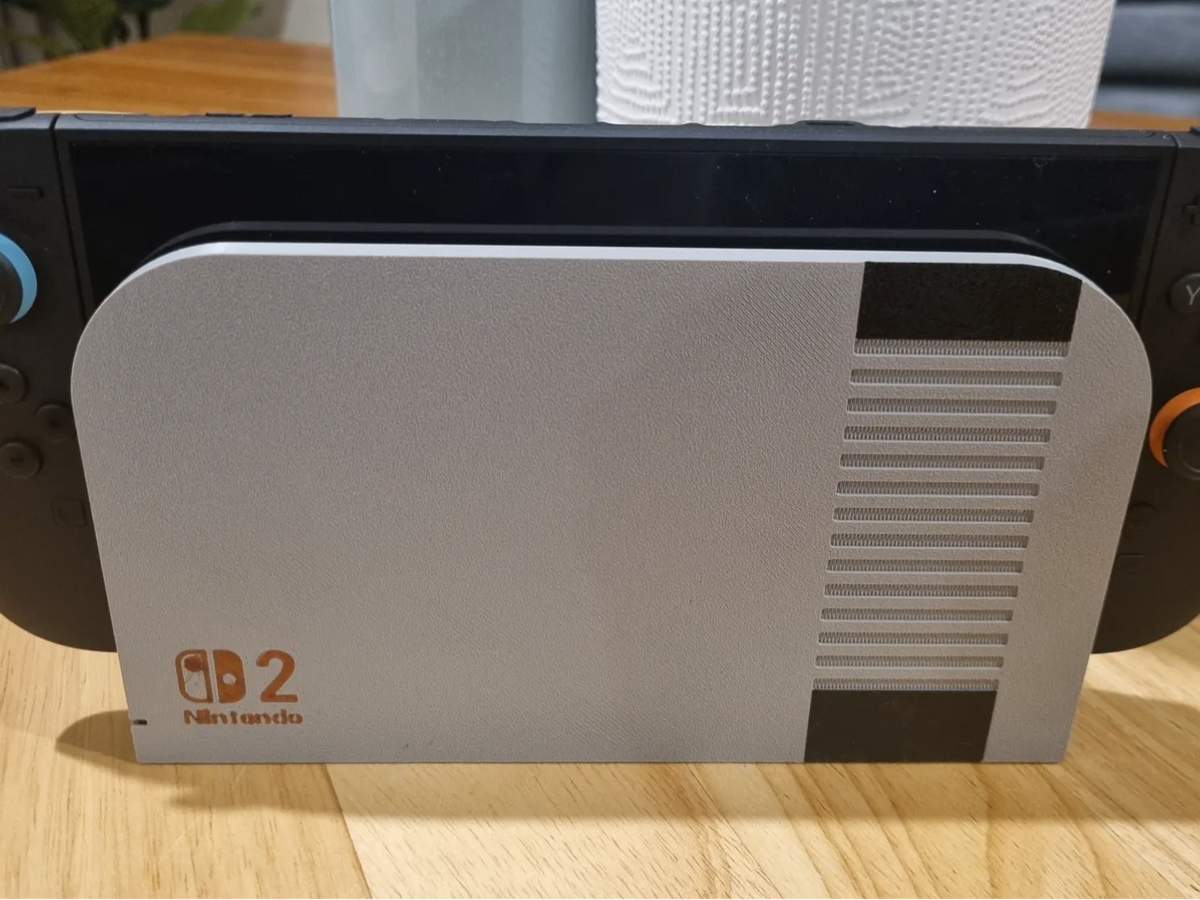 Plaque frontale du dock Switch 2 - NES - Tech Print