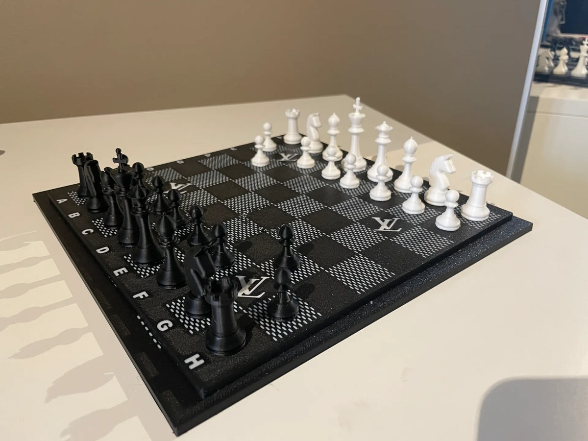 Échiquier LV et pièces d'échecs - Jeux Print