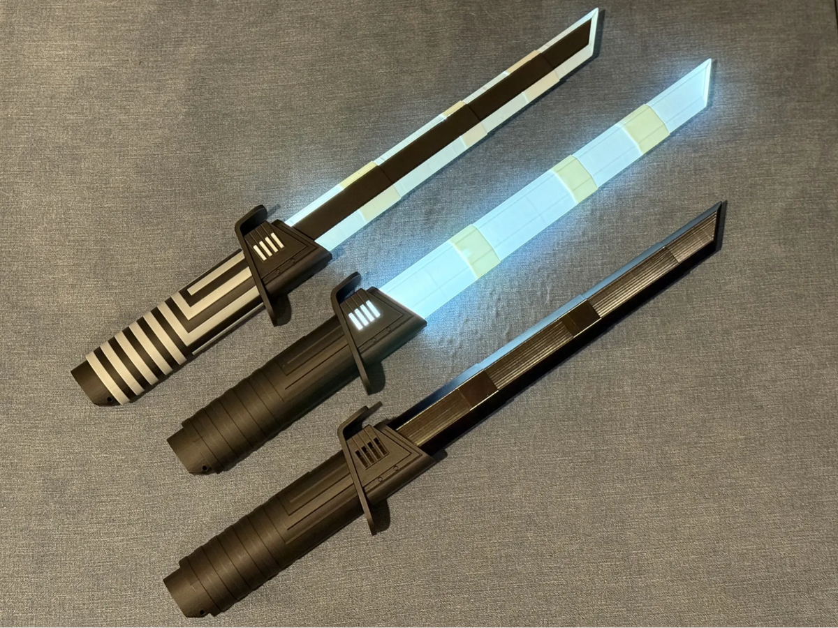 Darksaber (The Mandalorian) : Éclairé, Rétractable - Geek Print