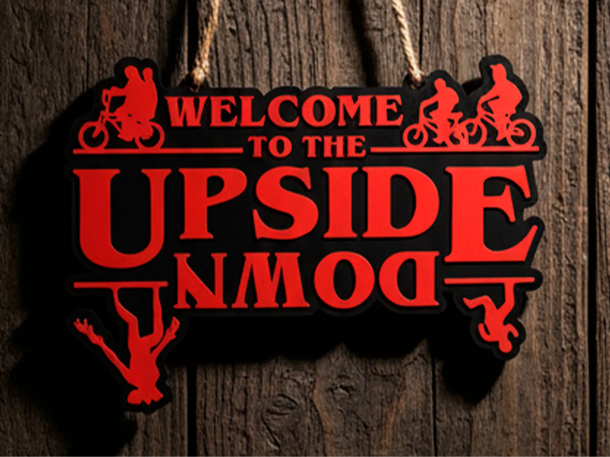 Stranger Things Bienvenue dans le Monde à l'Envers sur la porte - Geek Print